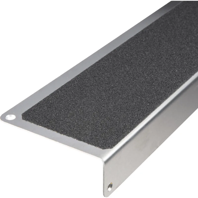 Профиль противоскользящий алюм пластина+угол 120х4 черный